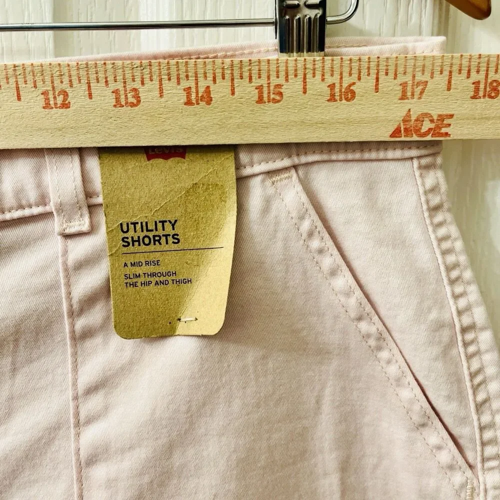 Levi’s Utility Shorts Women’s‎ 32 Light Blush Pink 90s Mid Rise Pockets Stretch